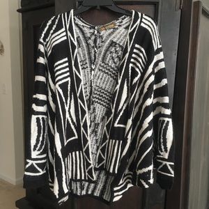 Love by Design Tribal print Kimono Cardigan